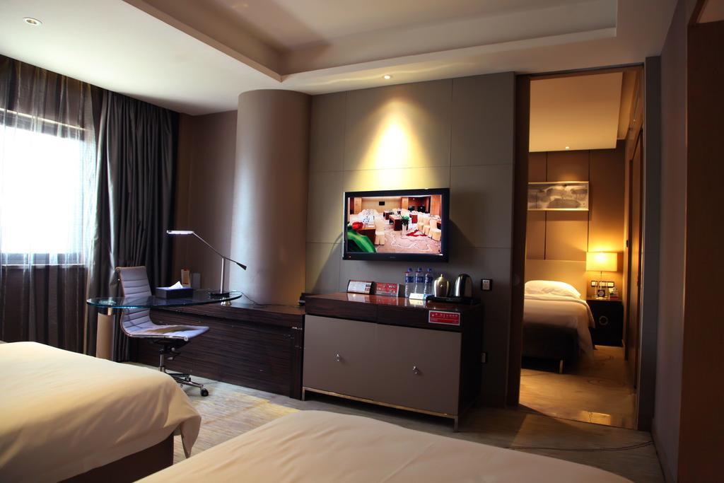 Ramada By Wyndham Xian Bell Tower Hotel Exterior photo
