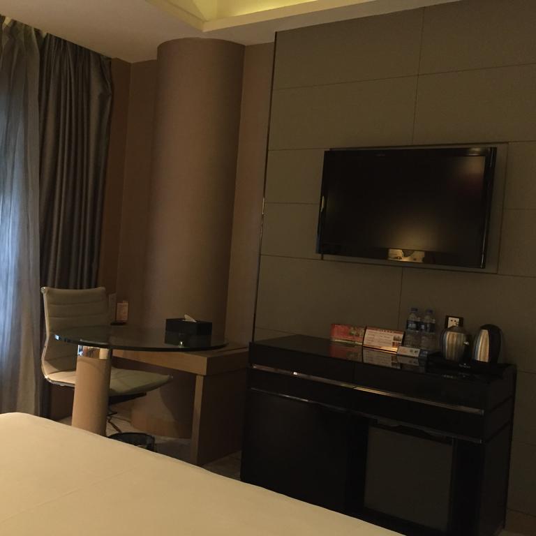 Ramada By Wyndham Xian Bell Tower Hotel Exterior photo