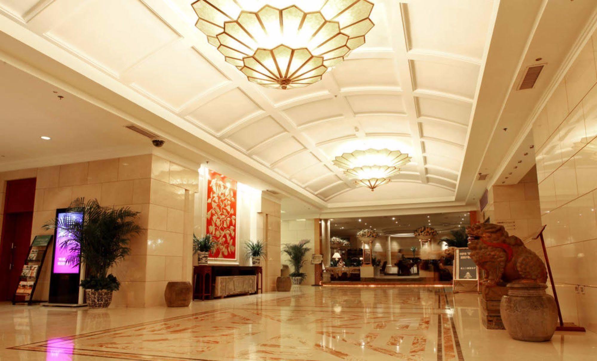 Ramada By Wyndham Xian Bell Tower Hotel Exterior photo