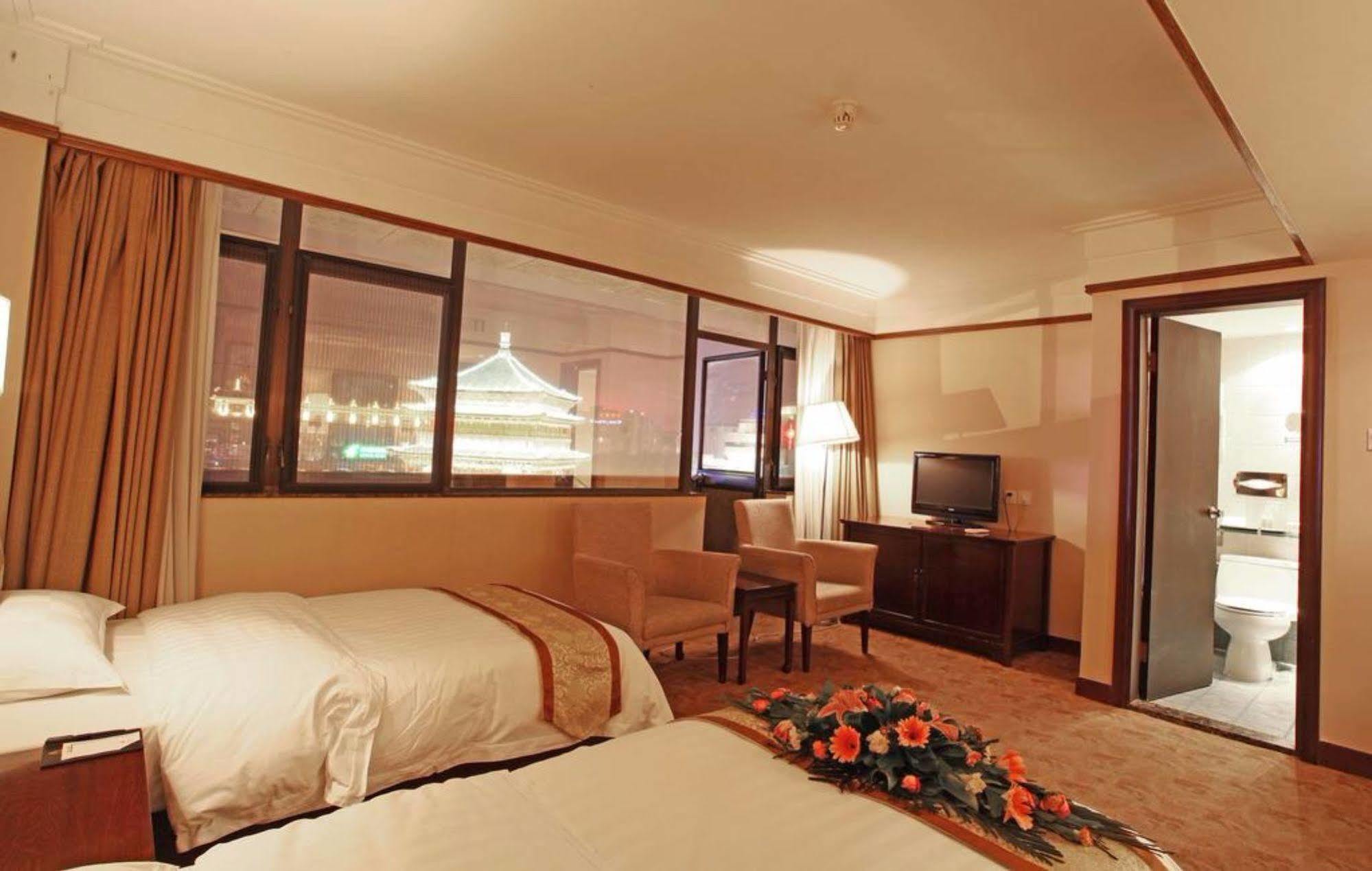 Ramada By Wyndham Xian Bell Tower Hotel Exterior photo